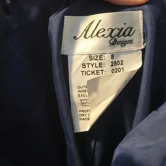 Formal Dress - Picture 2 of 3